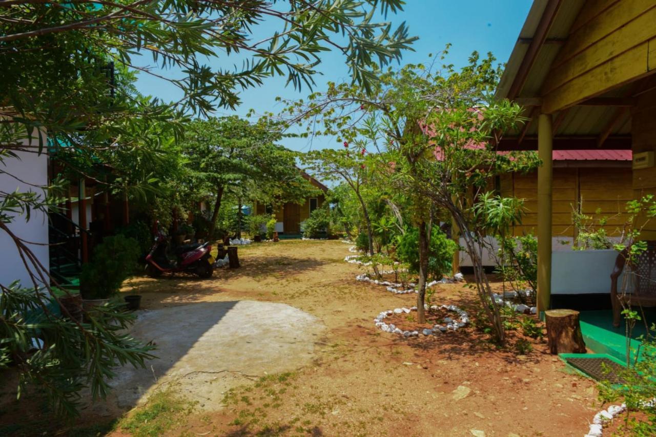 Sunntop Cabana Trincomalee Eksteriør billede